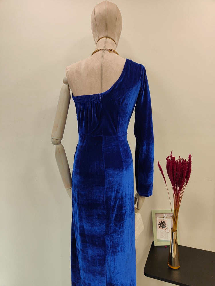 Peacock Blue Designer Embroidered Wedding Anarkali Suit | Peacock color  dress, Peacock blue dress, Blue colour dress